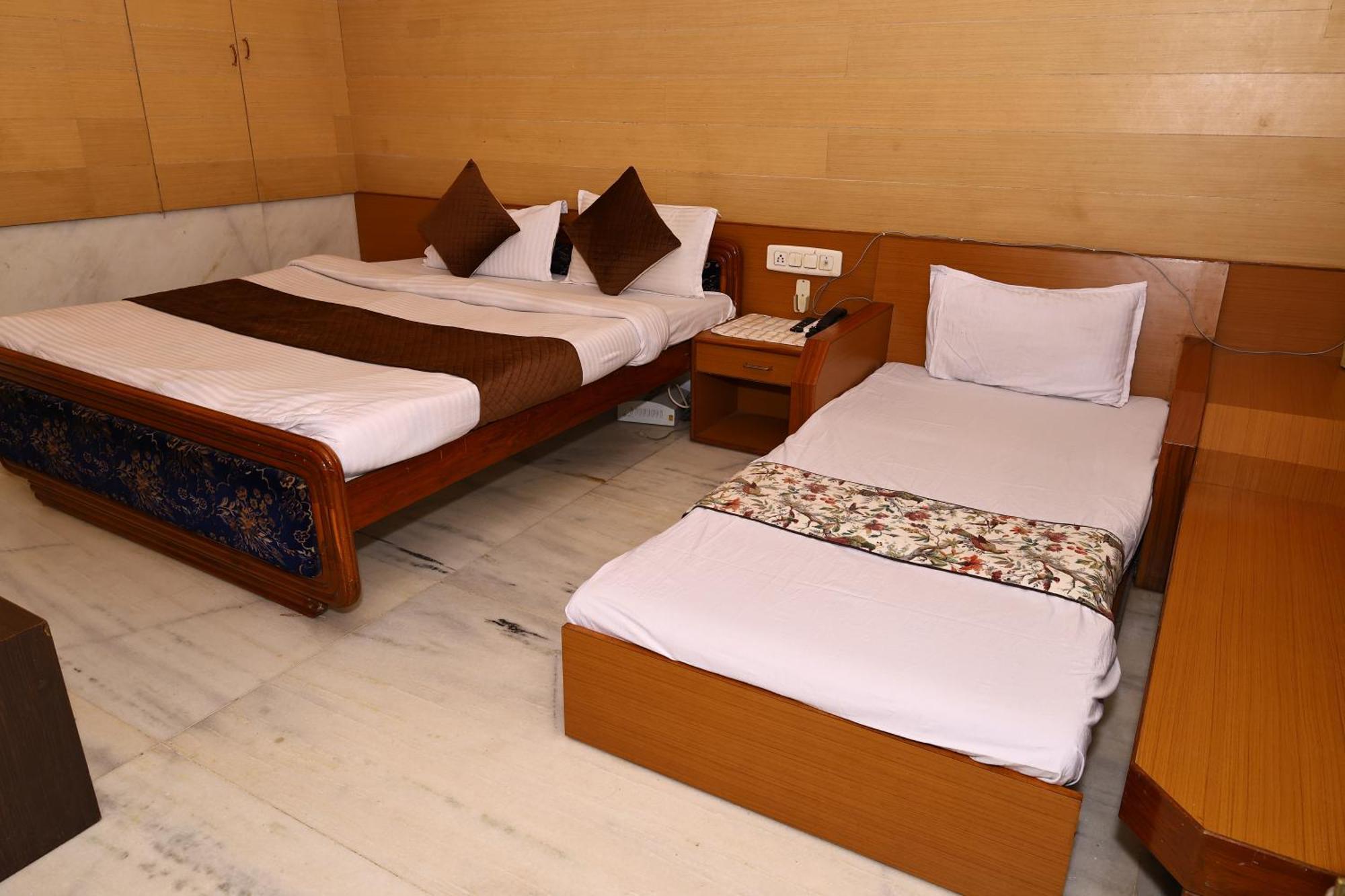 Hotel Suncity By Sharnam Nāthdwāra Εξωτερικό φωτογραφία